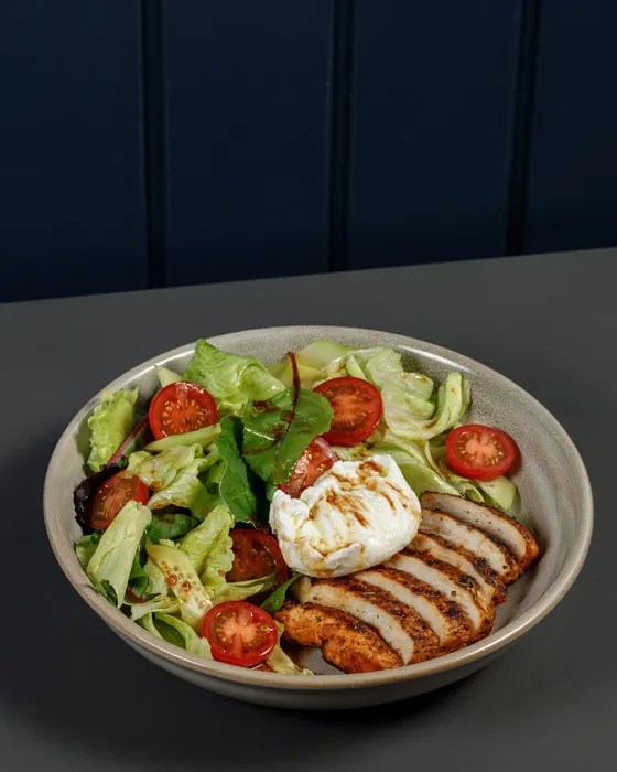 Salata sa grilovanom piletinom